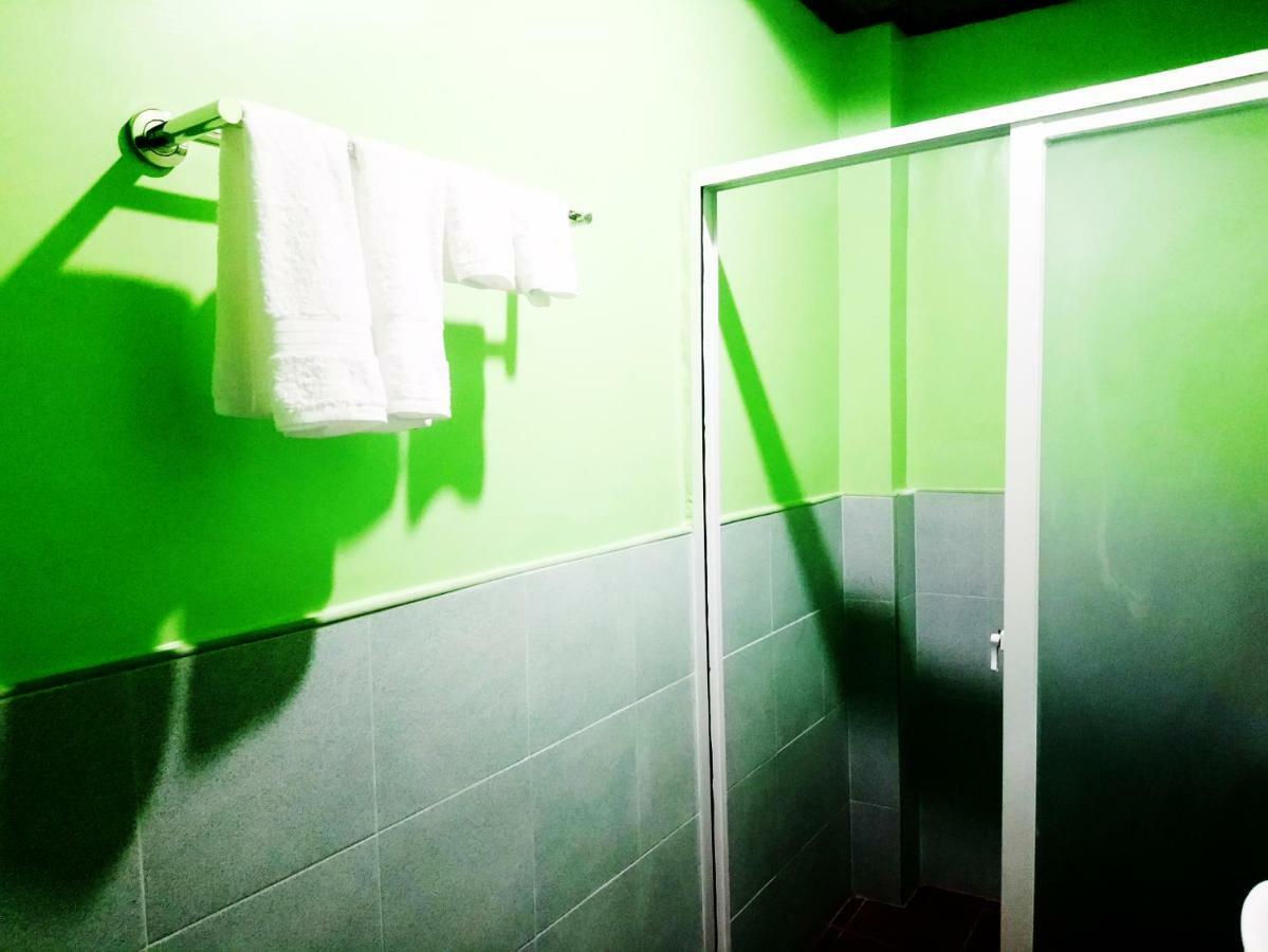 In-N-Out Hostel سيكويجور المظهر الخارجي الصورة